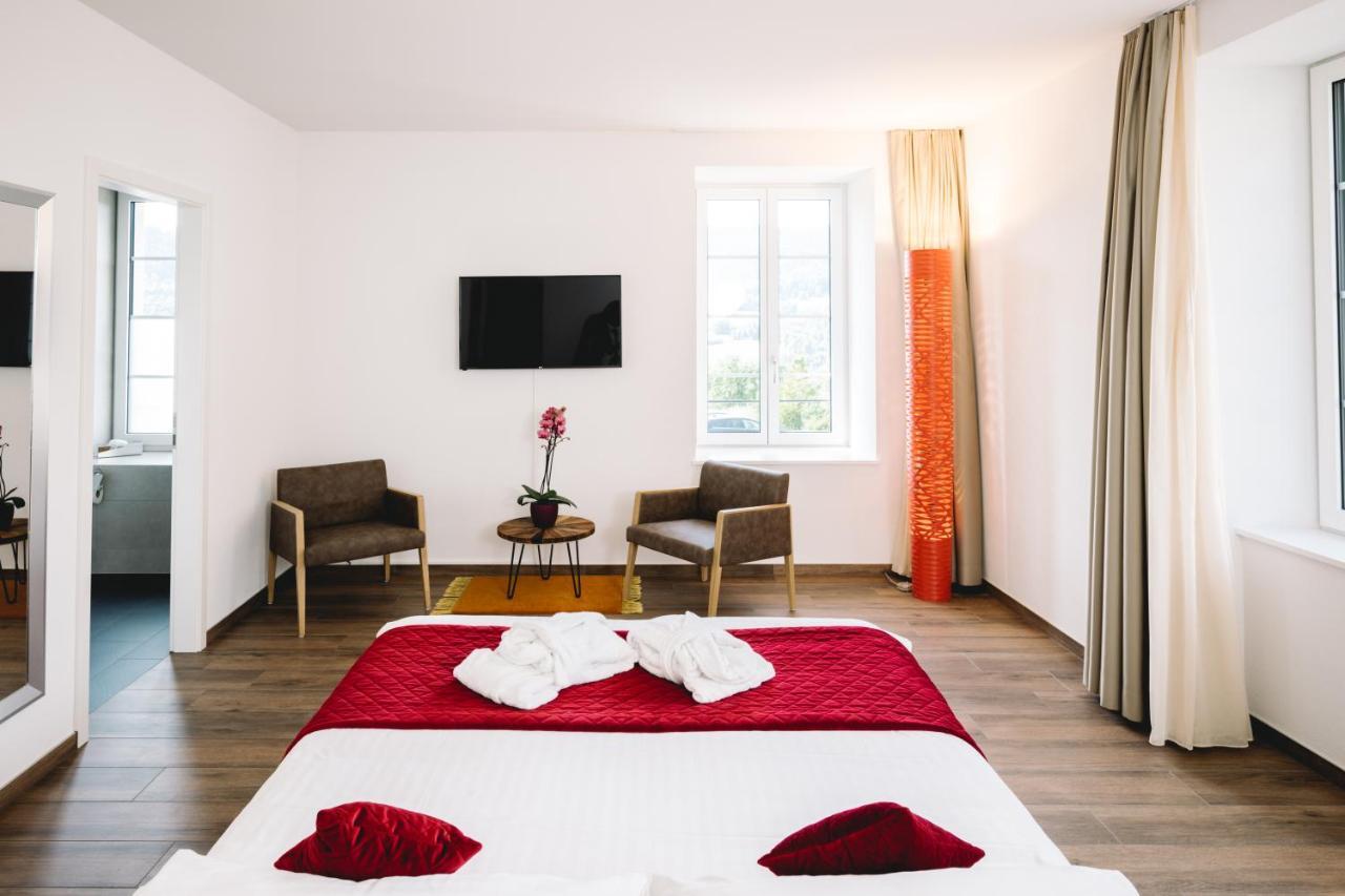 Hotel-Restaurant La Croix D'Or Ballaigues Екстериор снимка